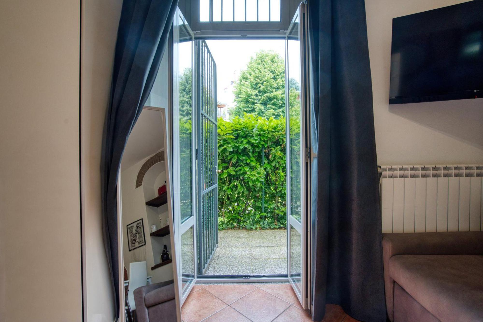 מונצה Dieghouse - Monolocale Con Cortile In Corte Lombarda Vicino Al Centro מראה חיצוני תמונה