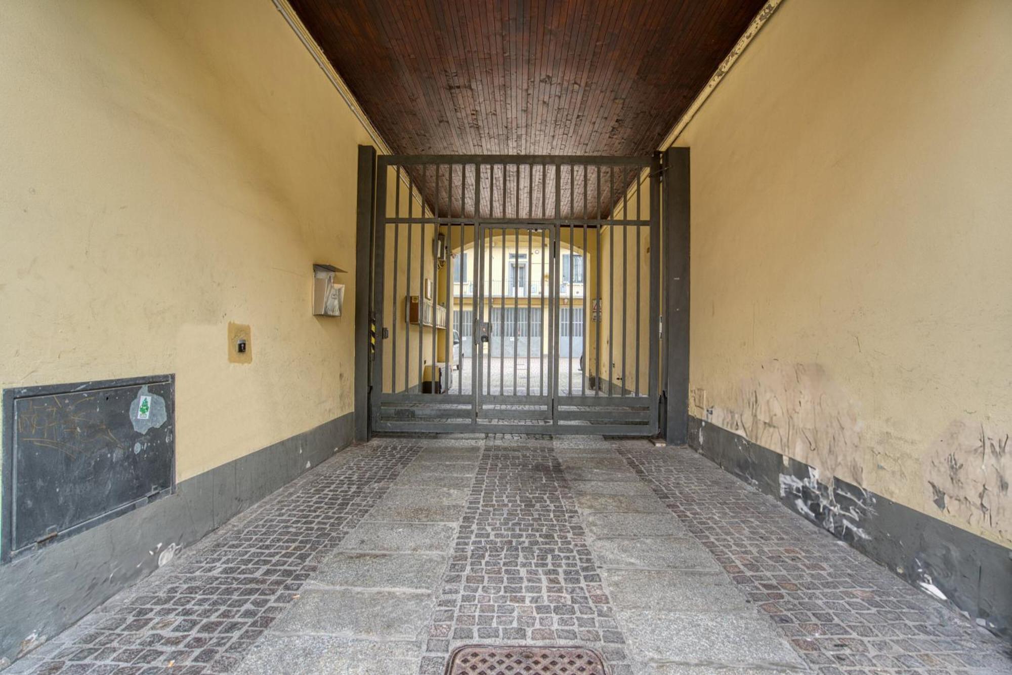 מונצה Dieghouse - Monolocale Con Cortile In Corte Lombarda Vicino Al Centro מראה חיצוני תמונה