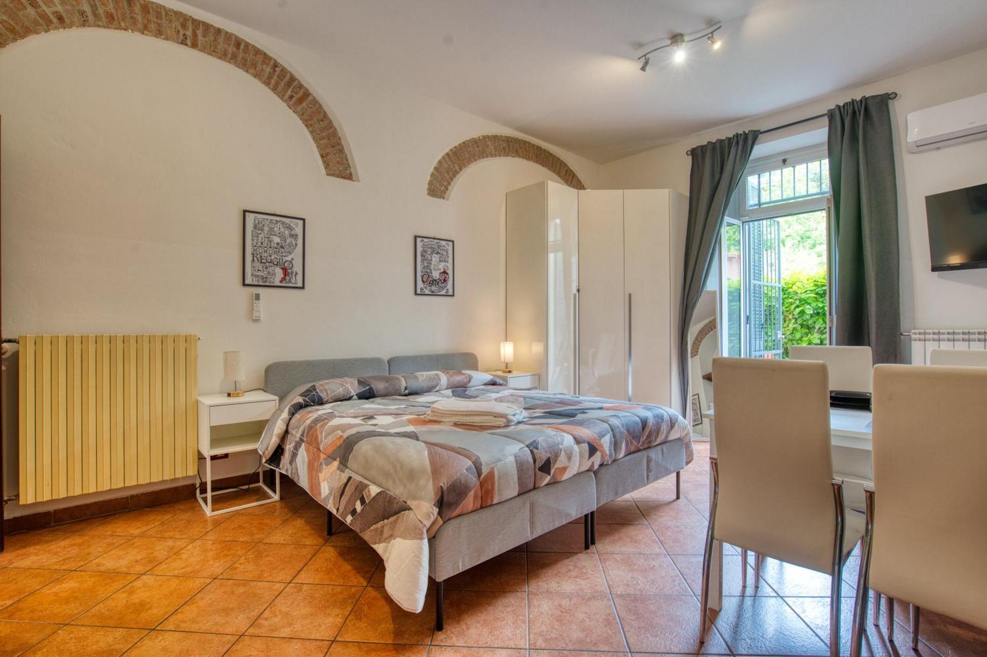 מונצה Dieghouse - Monolocale Con Cortile In Corte Lombarda Vicino Al Centro מראה חיצוני תמונה
