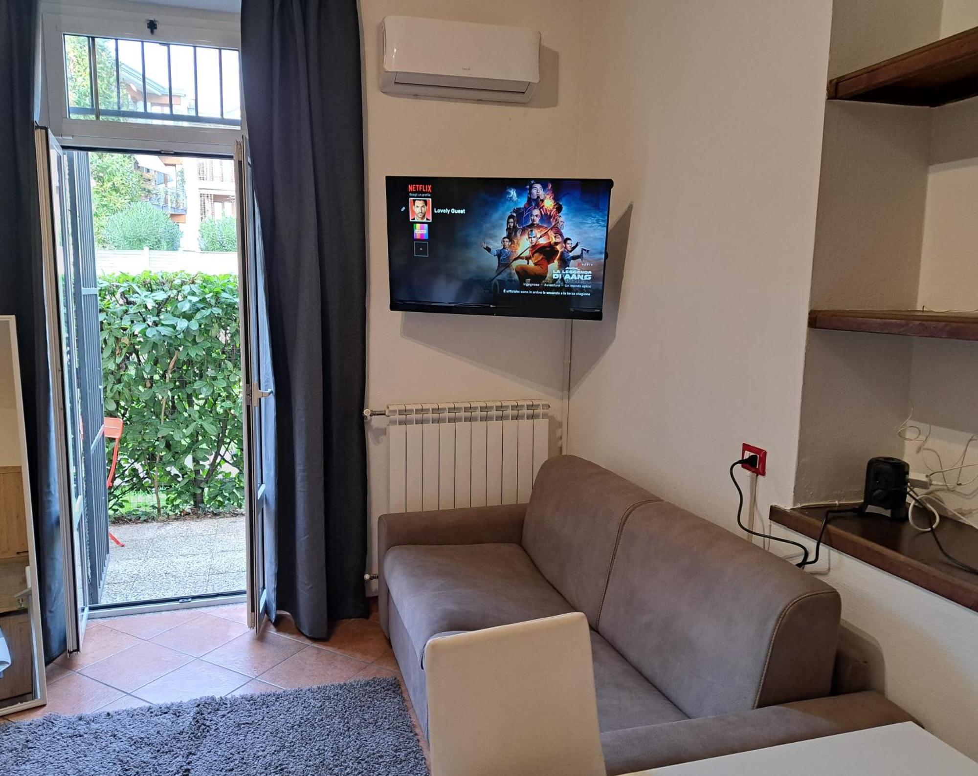 מונצה Dieghouse - Monolocale Con Cortile In Corte Lombarda Vicino Al Centro מראה חיצוני תמונה